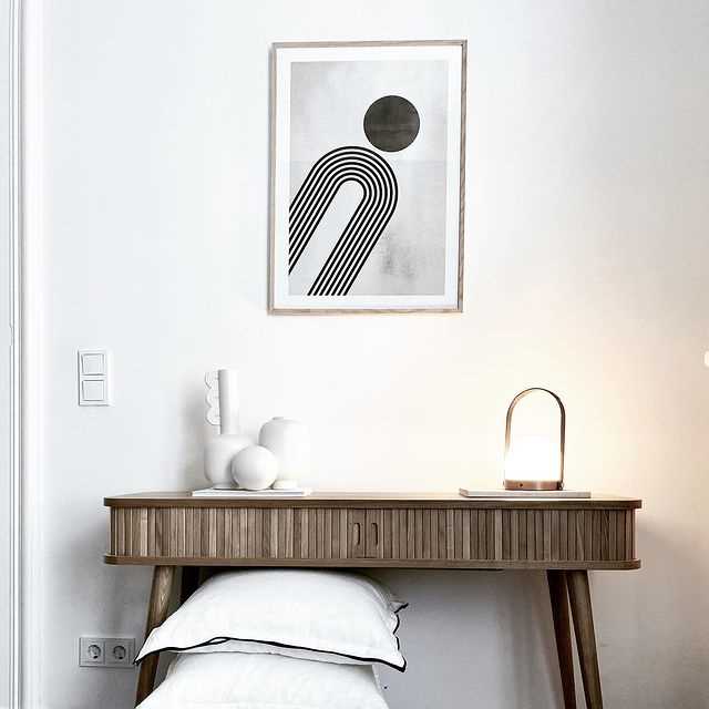 Apvienojiet plakātus ar mēbelēm